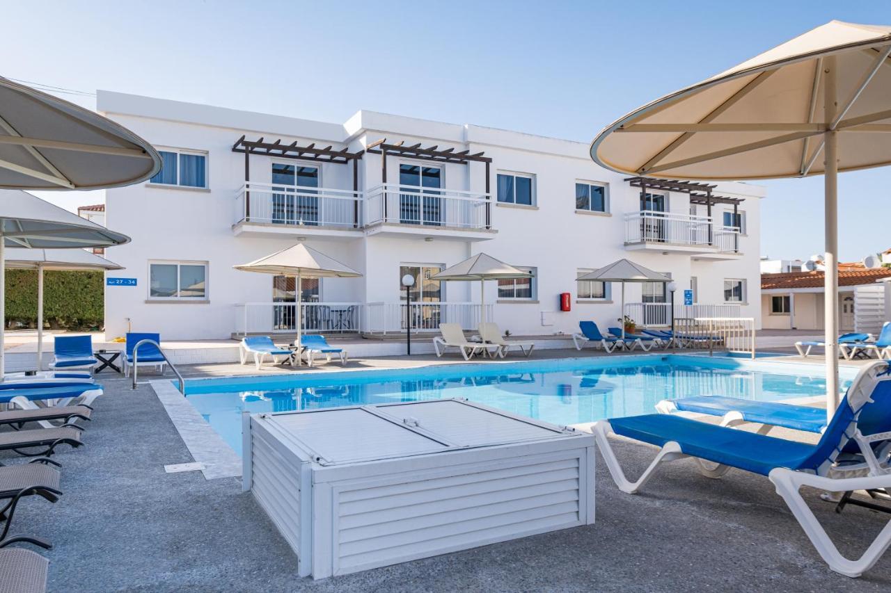 Отель Anais Bay 3*